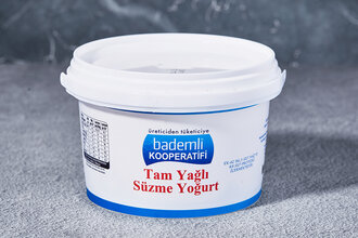 Bademli Kooperatifi Tam Yağlı Süzme Yoğurt 450 g
