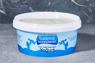 Bademli Kooperatifi Tam Yağlı Kaymaklı Tava Yoğurt 1,5 kg