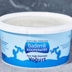 Bademli Kooperatifi Tam Yağlı Kaymaklı Yoğurt 1 kg