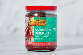 Lee Kum Kee Sarımsaklı Acı Biber Sosu 226 g